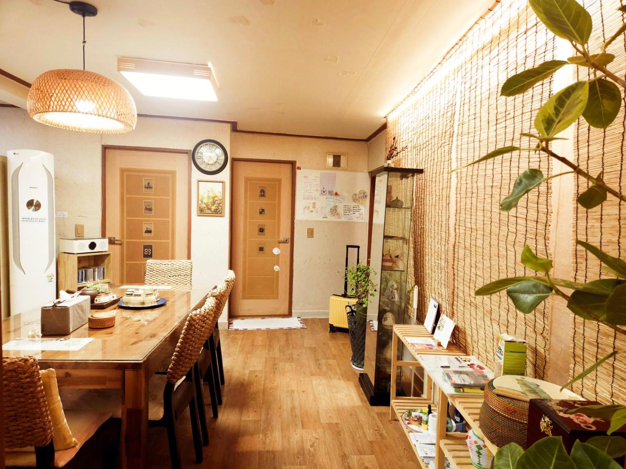 Lydia Craft Guesthouse Seoul Exteriör bild